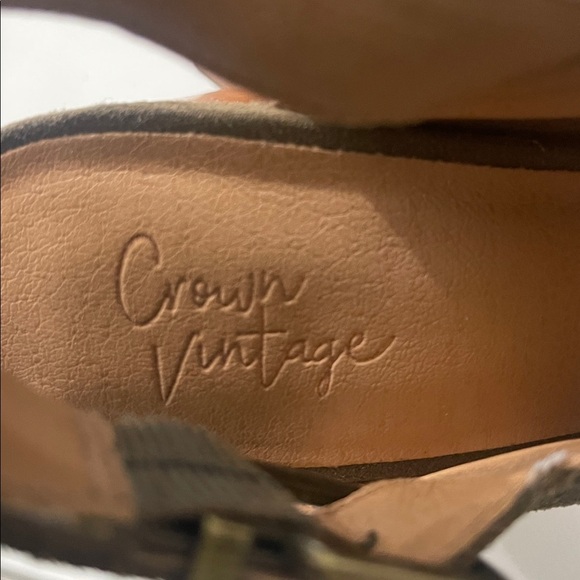 CROWN VINTAGE Olive Green Suede
Platform Chunky block Heel Ankle Straps Sz 7.5 - Picture 14 of 15